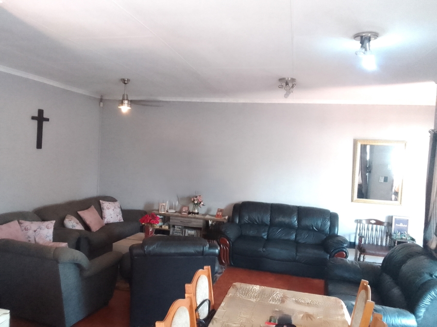 3 Bedroom Property for Sale in Azalea Park North West